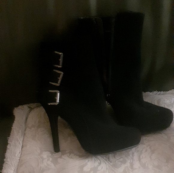 Boots - Picture 2 of 2